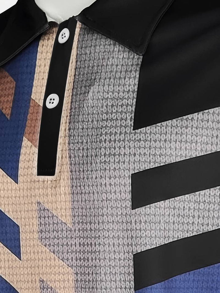 Avslappnad herrpikétröja i rött med klassisk 1/4 knappdesign, bekväm och tidlös sommarstil.