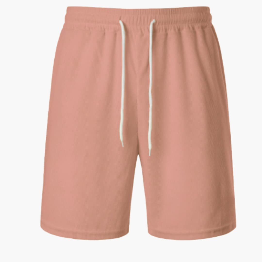 Vikta ribbade herrshorts med dragsko. Stilrena och bekväma sommarshorts, perfekta för fritid och resor.