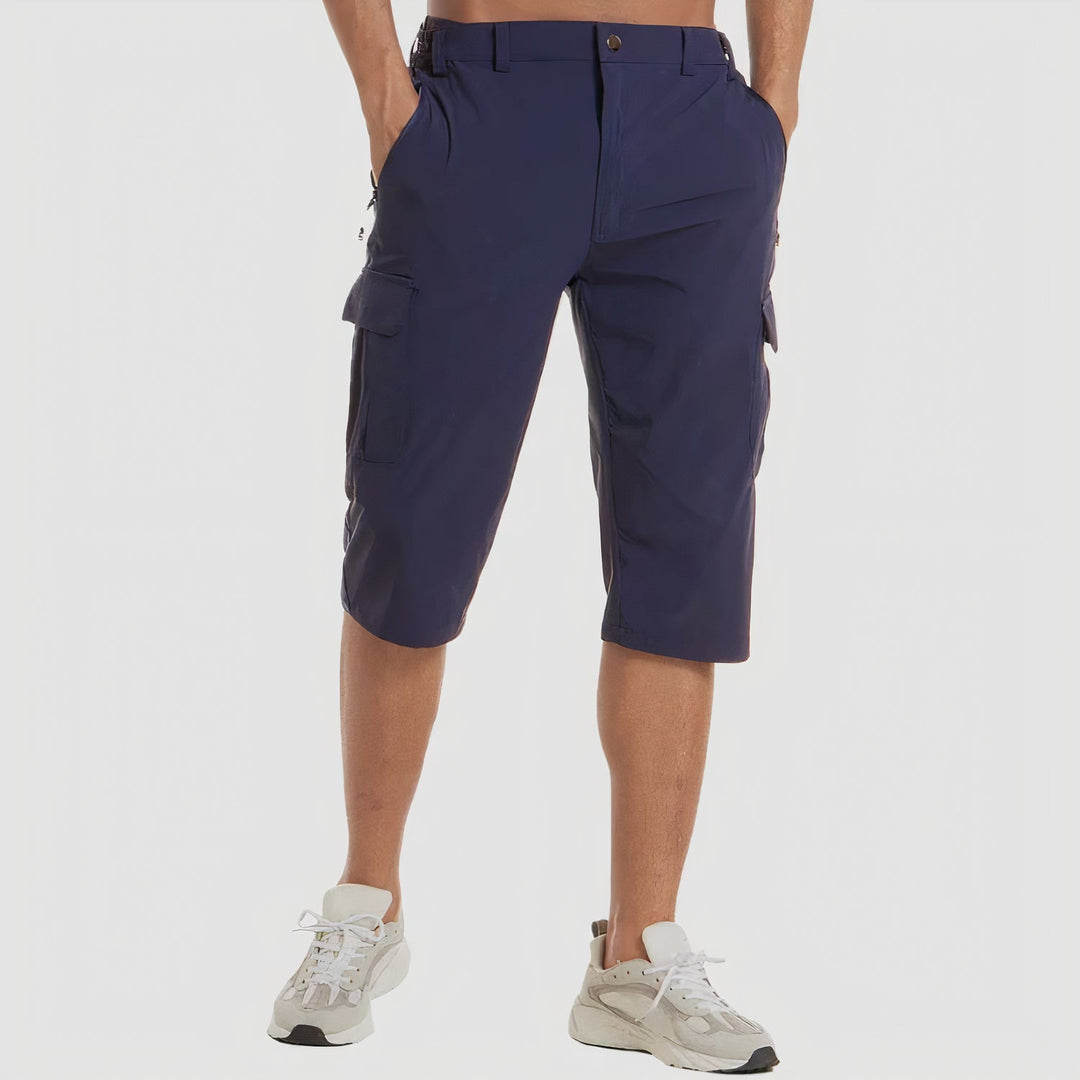 Herrshorts med snabbtorkande funktion och cargofickor, idealiska för sommaraktiviteter och fritid.