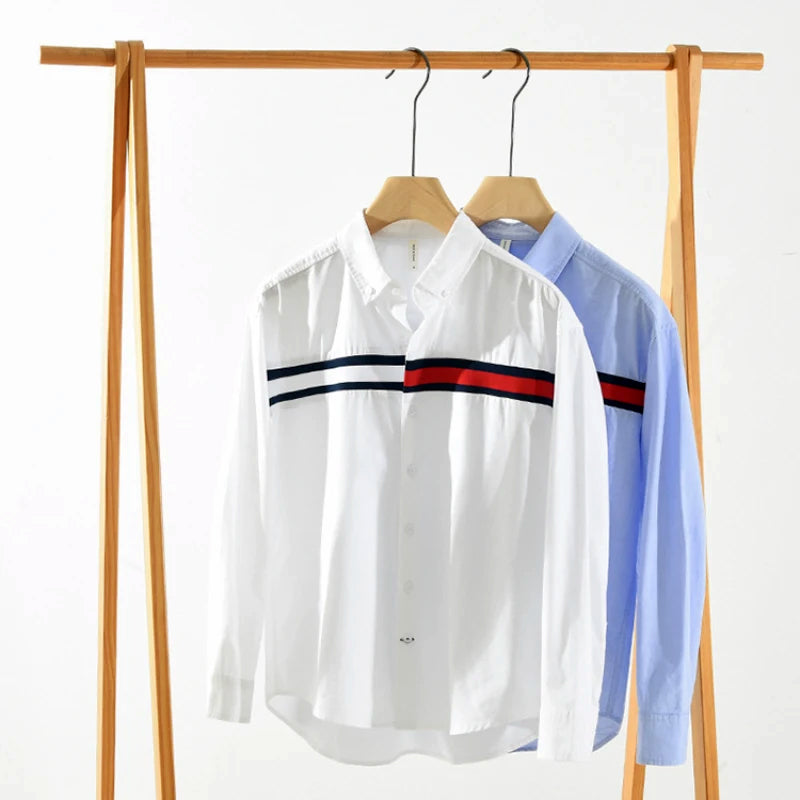 Bakifrån bild av herrskjorta färgblock button-up, enkel och klassisk design.