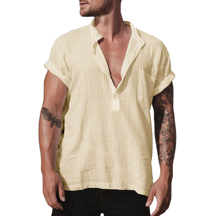 "Herrskjorta i bomullslinne med ståkrage, kortärmad, vit, elegant och modern för sommarbruk, herrmode."
