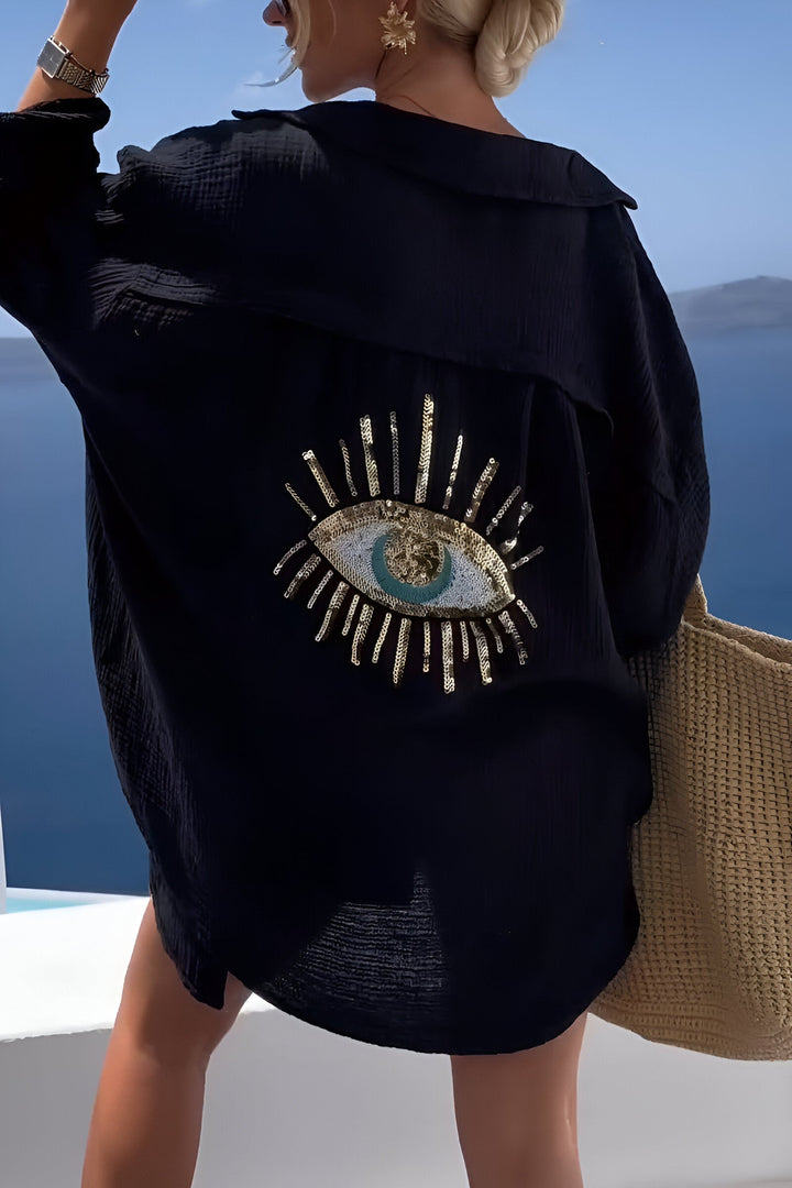 Herrskjorta vit, rund hals, kort ärm, pärldetaljer, buttondown, kombinerar komfort med trendig design