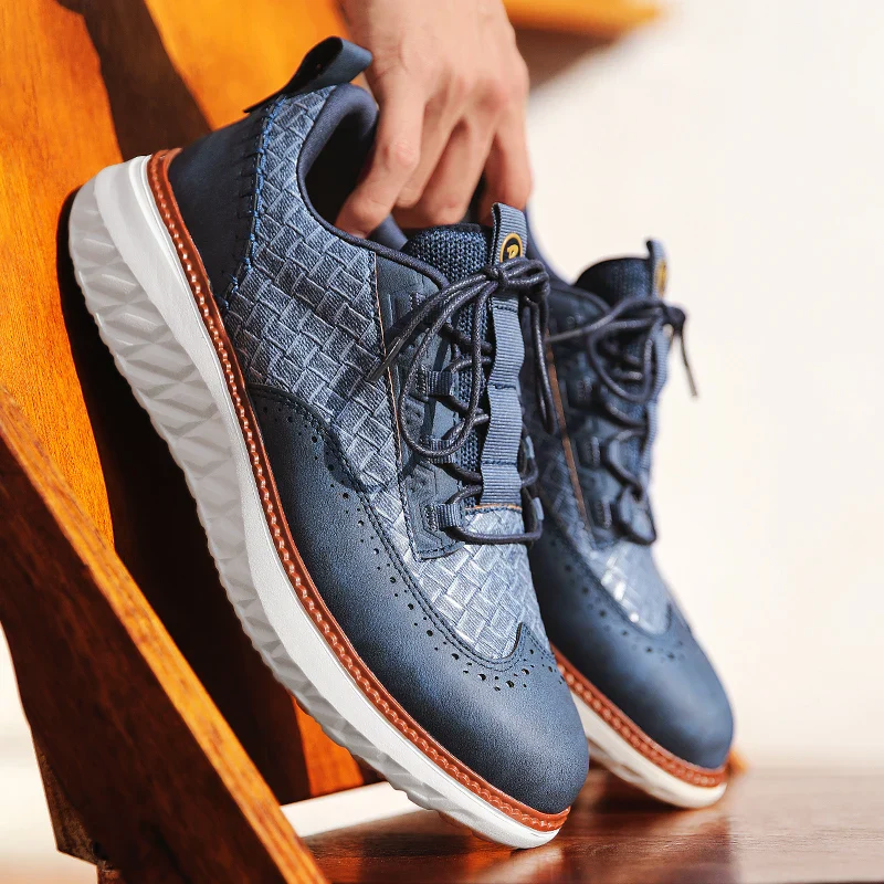Detaljbild av EVA-sulan på herr Oxford-stil sneakers, visar textur och komfort för casualbruk