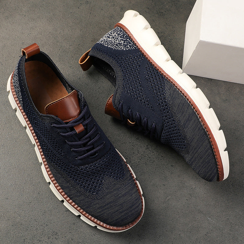 Mångsidiga herrskor, sneakers med rund tå och snörning, designade för komfort och casual look.