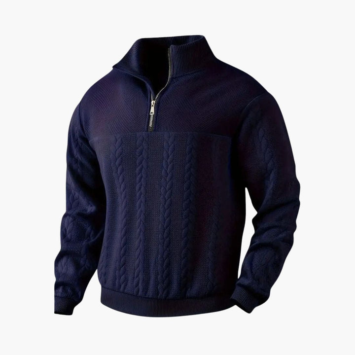 Mjuk flätstickad herrtröja med halv dragkedja. Bekväm och modern pullover för män, perfekt för vardagsbruk.