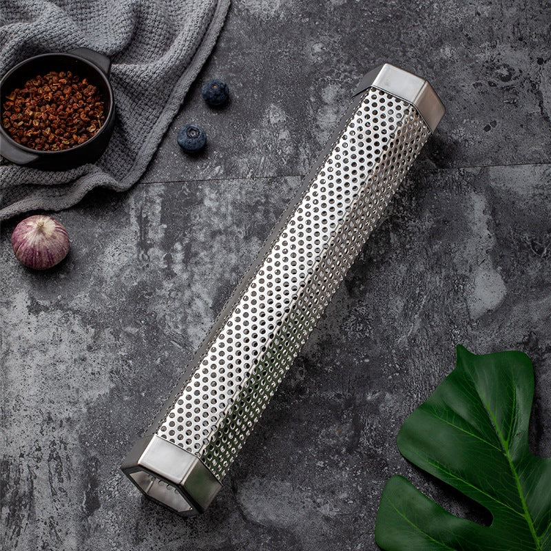 "Hexagonalt rökrör i rostfritt stål för grill, robust design, ger jämn rökutveckling för BBQ, kompatibel med alla grillar."