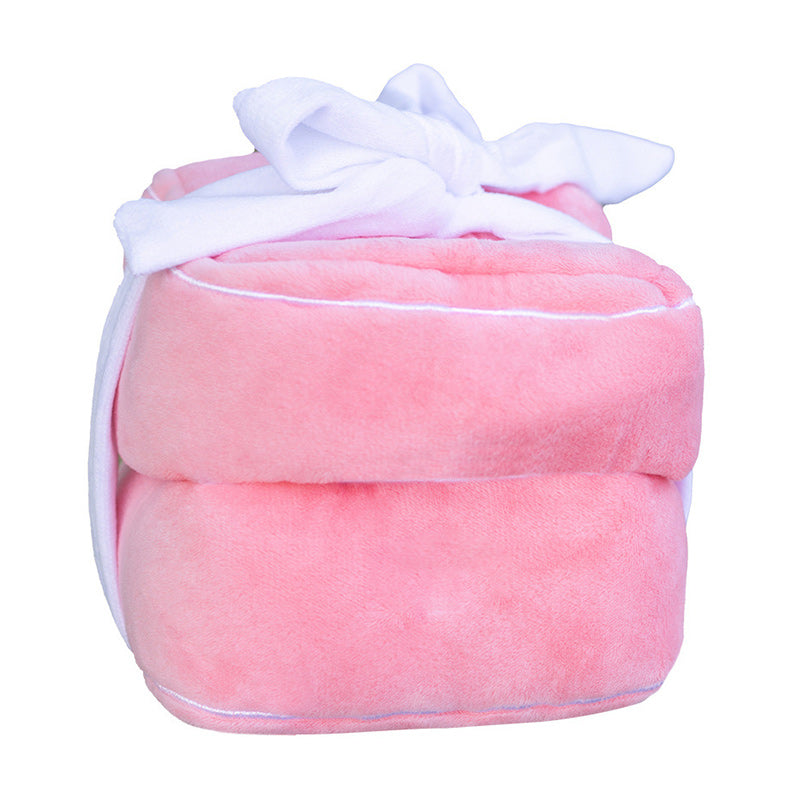 "Hjärtformad ringask i rosa plysch med dold dragkedja, perfekt för frieri och speciella tillfällen. Dekorativ och praktisk."