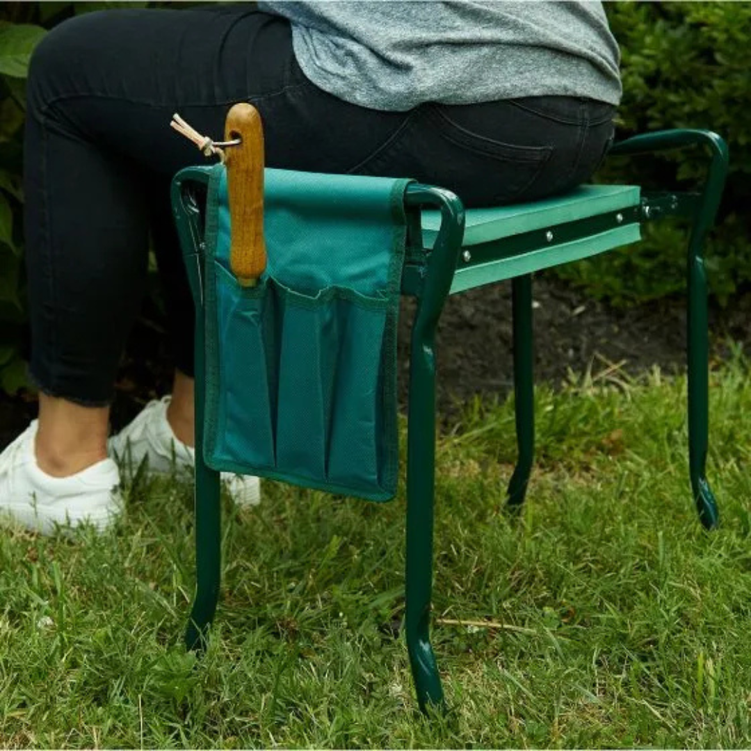 Praktisk sittpall för trädgård; hopfällbar trädgårdspall, perfekt för långa stunder i rabatten.