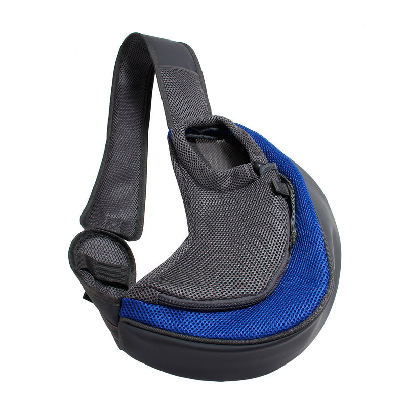 "Husdjursutflykt axelväska i polyester för smådjur, hands-free design, finns i ljusblå, röd, gul och fler färger."