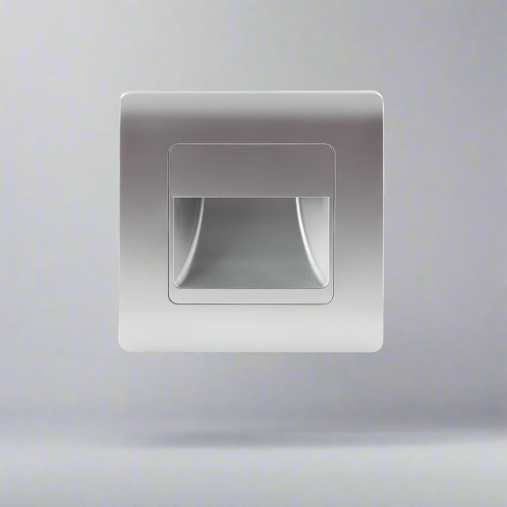 Stilren inbyggd LED lampa i akryl med rörelsesensor. Modern designlampa med färgval för hemmet.