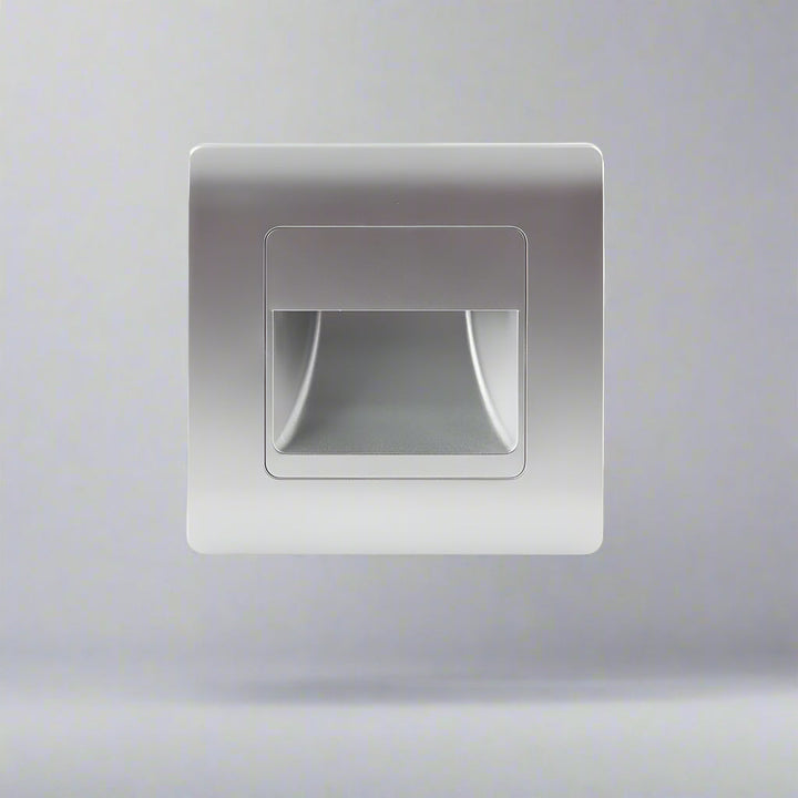 Stilren inbyggd LED lampa i akryl med rörelsesensor. Modern designlampa med färgval för hemmet.