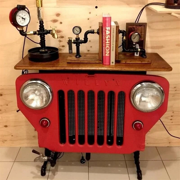 "Industriell bordsmodell dekoration i röd, gul, blå i steam punk-stil med metallram och träskiva, 15x20x6 cm."