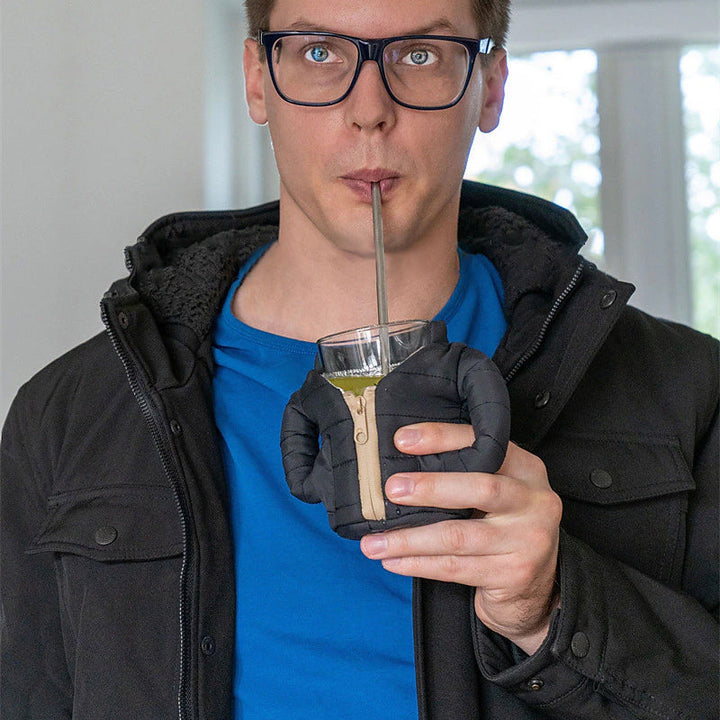 "Innovativ dryckesjacka, värmeisolerande design, färger blå, orange, rutig, röd, svart, för kalla drycker, accessoar"