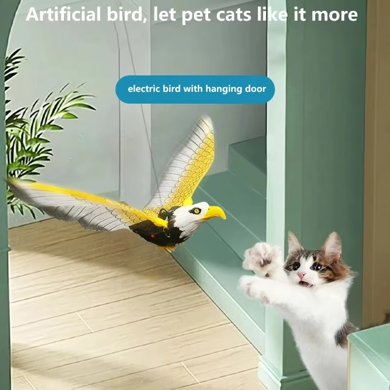 Stimulerande interaktiv kattleksak formad som en flygande örn, perfekt för aktivering.
