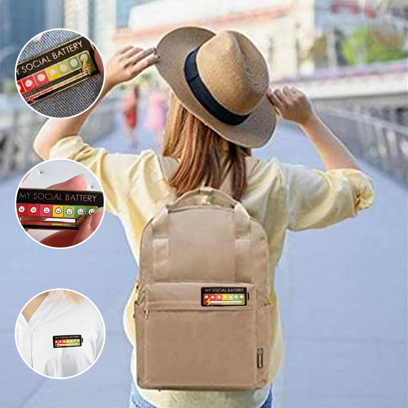 Interaktiva stämningsnålar, svart och vit design, moderiktig accessoar för kläder, ryggsäck, uttrycker känslor.