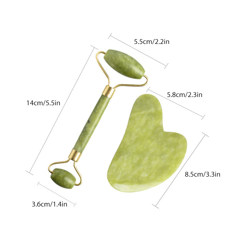 "Jade roller och gua sha av grön jade för ansiktsmassage, främjar hälsosam hud med naturlig lyster och anti-aging egenskaper.