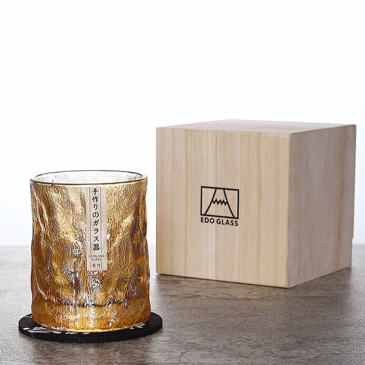 Stilrent japanskt whiskyglas, Edo Kiriko Glacier & Frost, en lyxig tillägg till din dryckesglassamling.