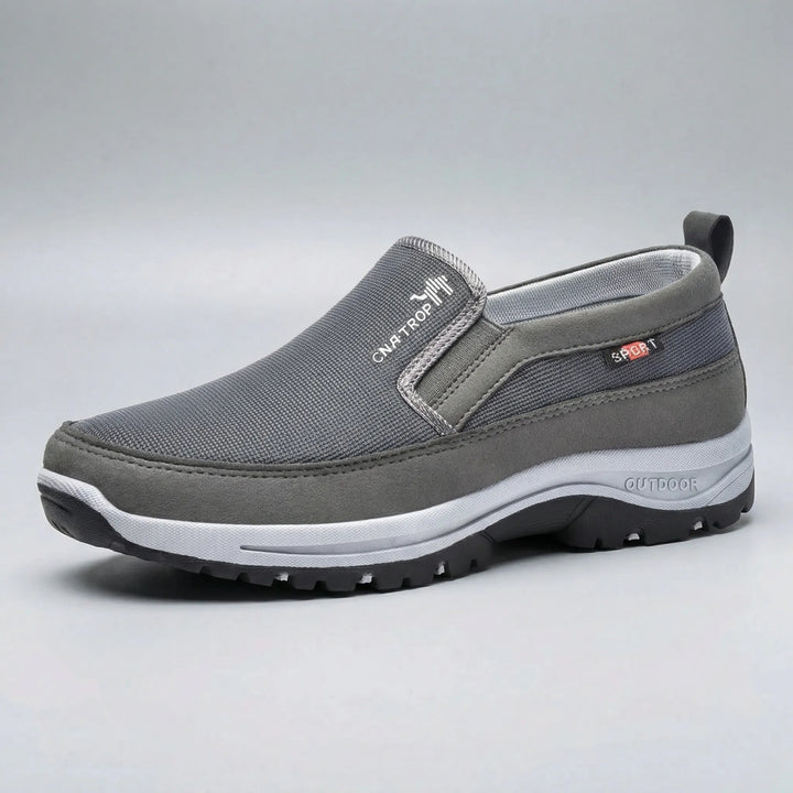 Lätta John slip-on herrskor designade för avlastande promenader och optimal komfort, halkfri.