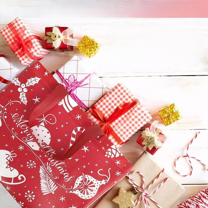 "Julig presentpåse i ovävt tyg, färgglada mönster, perfekt för julklappar, slitstark och återanvändbar accessoar."