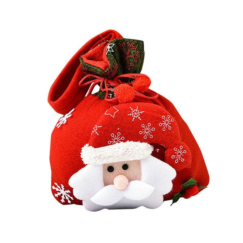 "Julklappspåsar med Jultomte, Ren, Snögubbe och Nallebjörn mönster, perfekta för att dekorera och ge gåvor till jul."