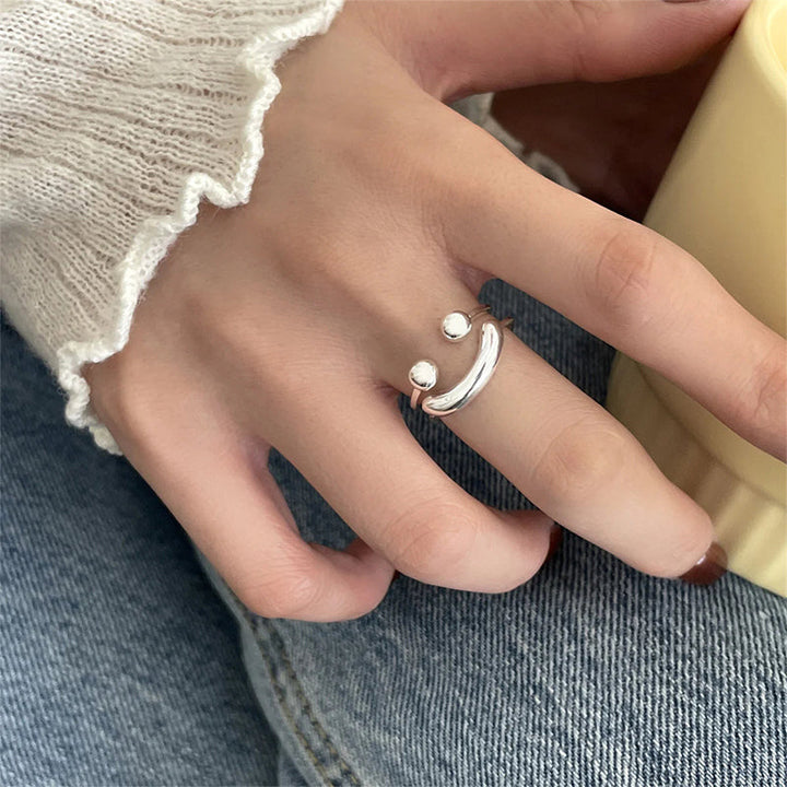 Justerbar damer leende emoji ring i koppar, stilfull design med glansig finish, perfekt för att komplettera din look.
