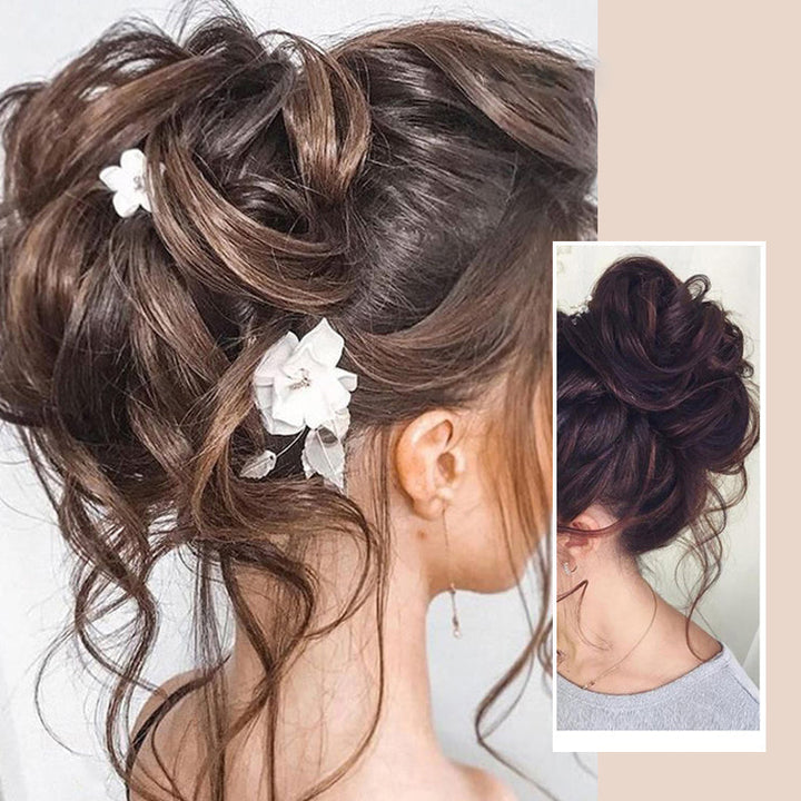 "Justerbar hårstycke för kvinnor, messy bun i syntetmaterial, ger voluminös look i brun och kastanjfärg."