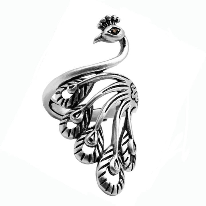 "Justerbar silverpläterad stickslinga för stickning, visar elegant miljövänlig design och hållbara material."