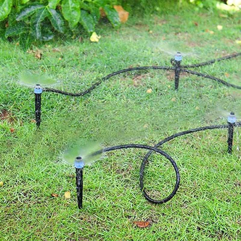 Justerbar trädgårdsbevattningsset i blå PVC, enkel installation med droppbevattning för exakt växthantering utomhus.