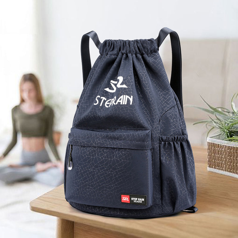 "Justerbar unisex nylon dragryggsäck för gym & resor, rymlig & vattentät, i olika färger. Perfekt för alla äventyr."