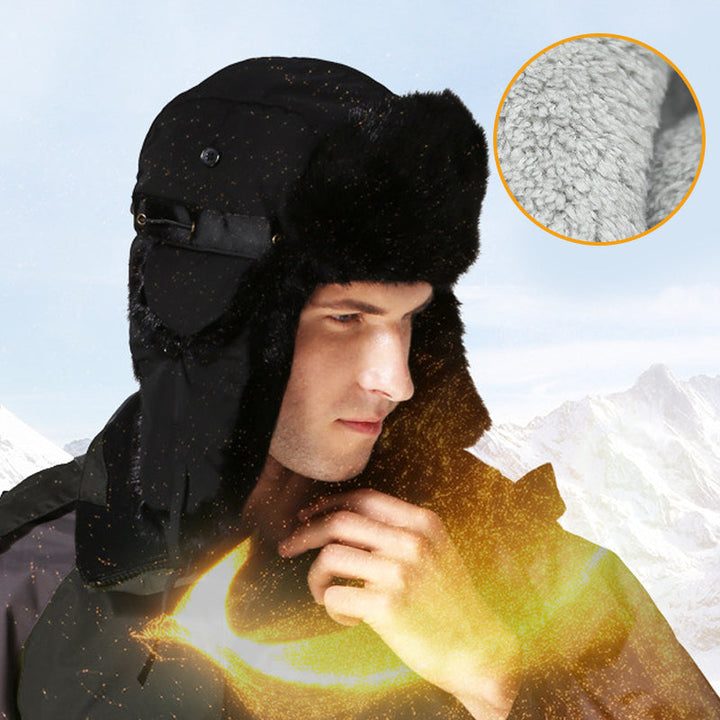 Justerbar varm fleece mössa i olika färger, vindtät och mjukt fodrad för komfort och skydd under kalla dagar.