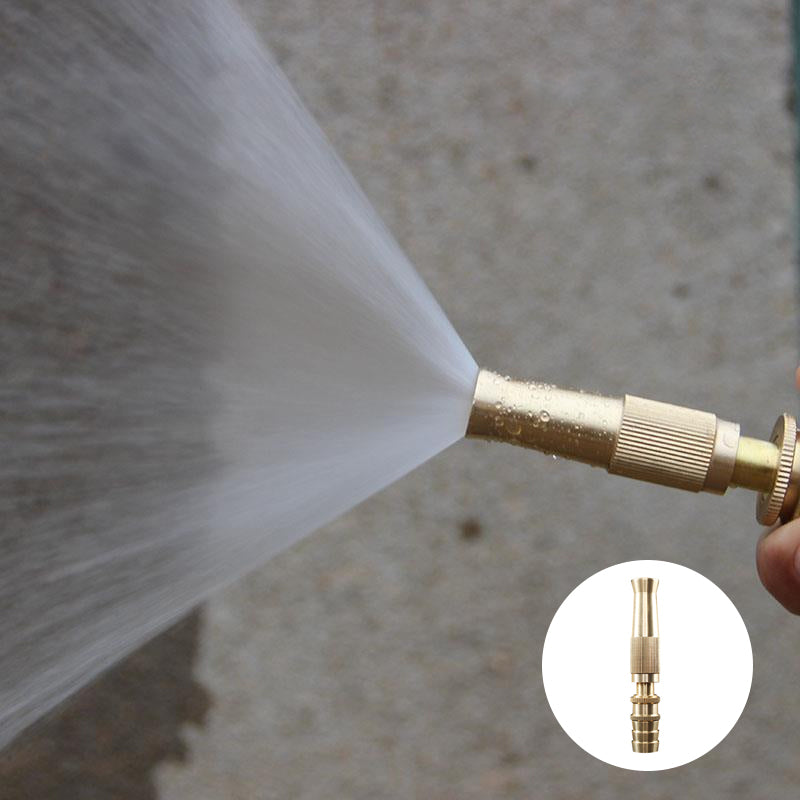 Justerbart mässingsmunstycke för trädgård, justera spray från fin till stråle. Robust material och läckagefri design.