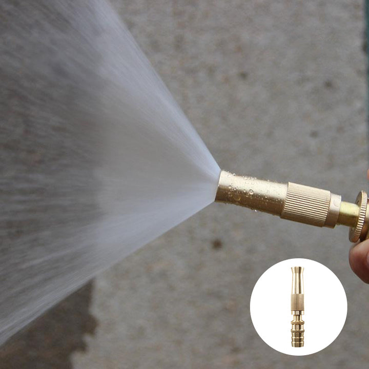 Justerbart mässingsmunstycke för trädgård, justera spray från fin till stråle. Robust material och läckagefri design.