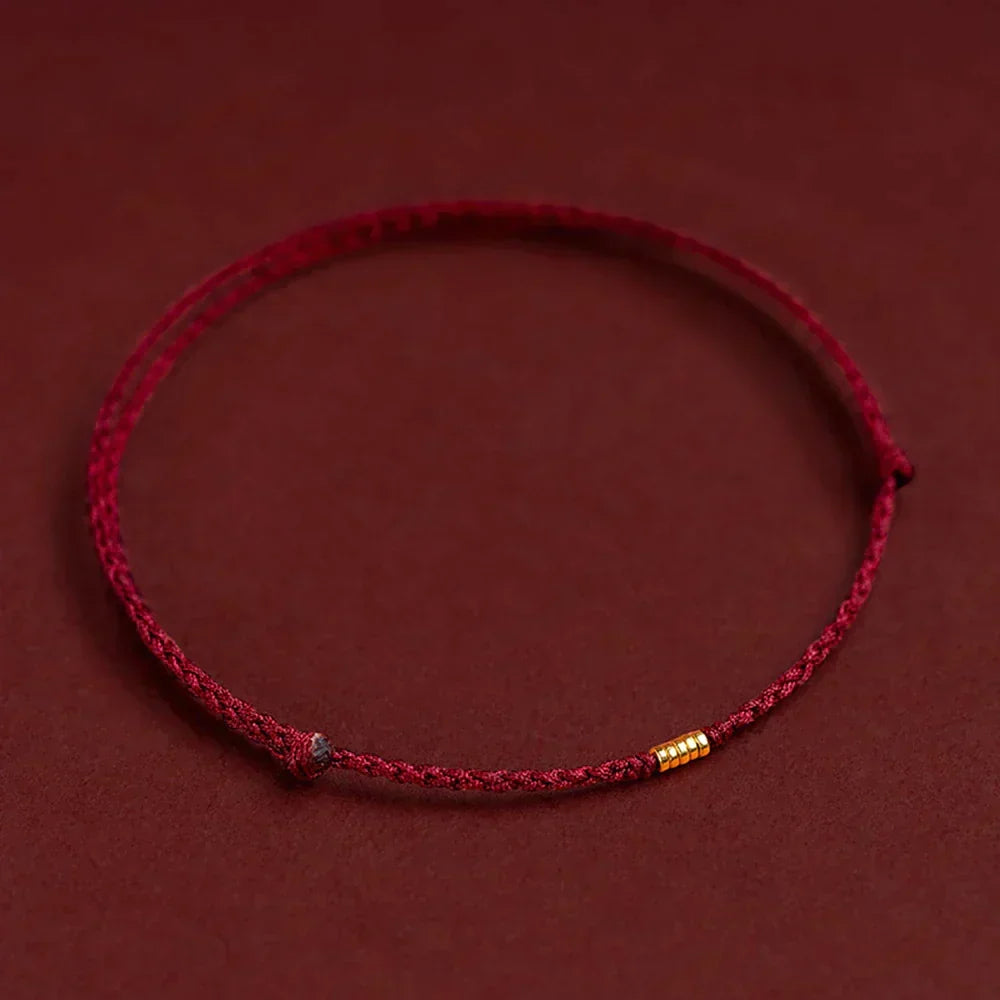 Handgjort Kabbalah energi armband med skyddande pärlor. Symboliskt smycke för dam & herr.
