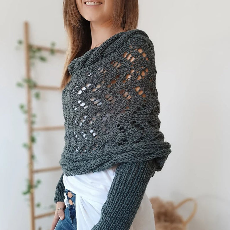 "Kabelstickad omlott i mjuk kashmirimitation för kvinnor, ljusgrå, boho stil, året runt komfort och elegans."