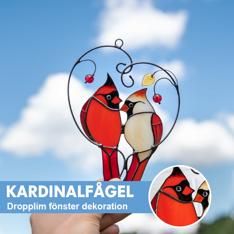 "Kardinalfågel i målat glas, fönsterdekoration, färgstark handgjord, elegant inredning, ljus och charm i hemmet."