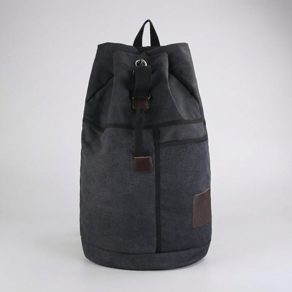 Unisex stadsryggsäck för alla tillfällen, från jobb till semester. Tålig och praktisk design.
