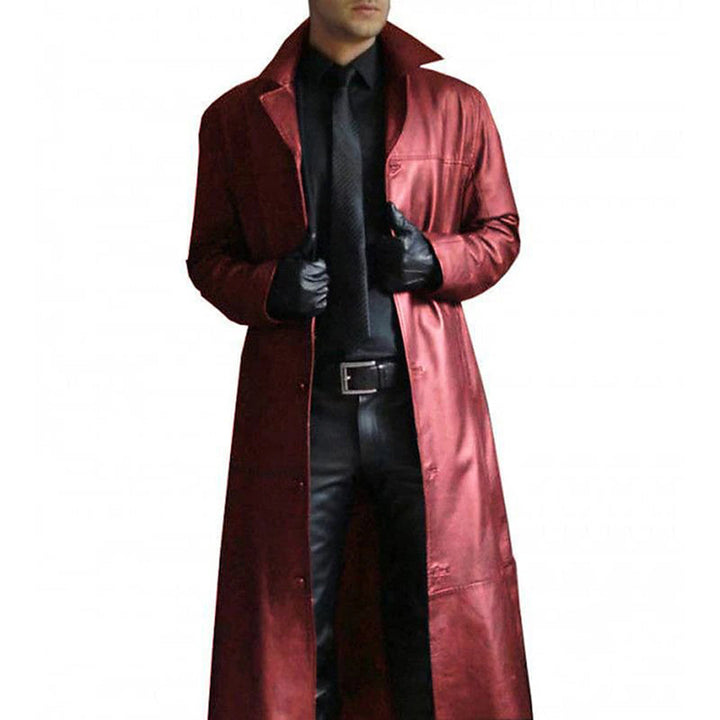Man bär en elegant svart skinnjacka, ett mångsidigt ytterplagg för modern herrstil.
