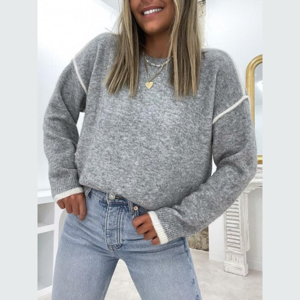 Klassisk damtröja med rund hals, perfekt för hösten. Mjuk, bekväm pullover för stilren vardagsstil.