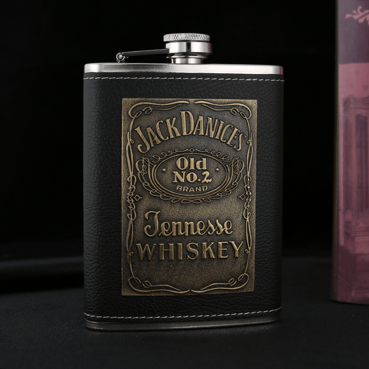Klassisk designad reliefflaska i stål, perfekt som reseflaska eller för dagliga utflykter.