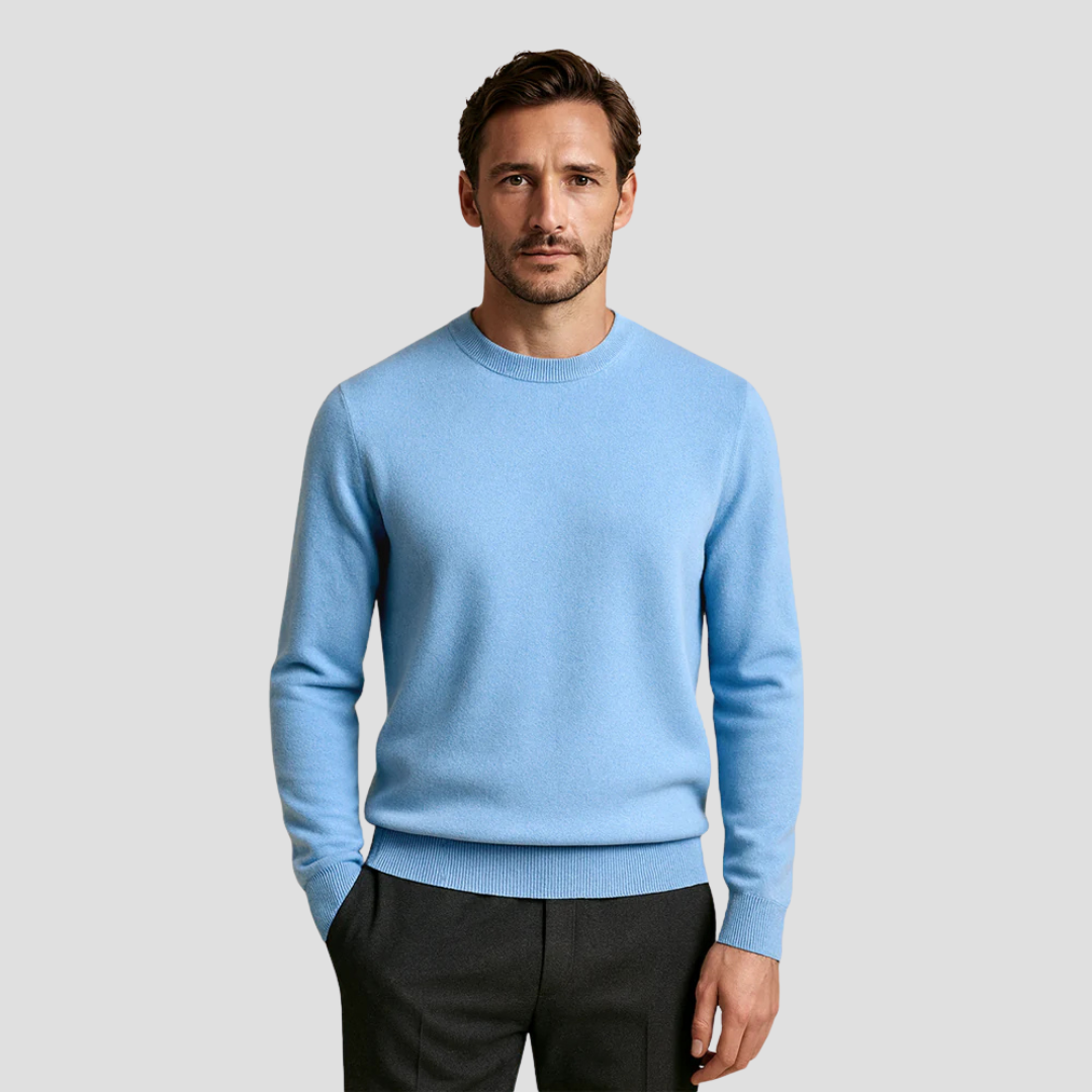Klassisk rundhalsad herrtröja i stickad design, perfekt för mångsidig vardagsstil.