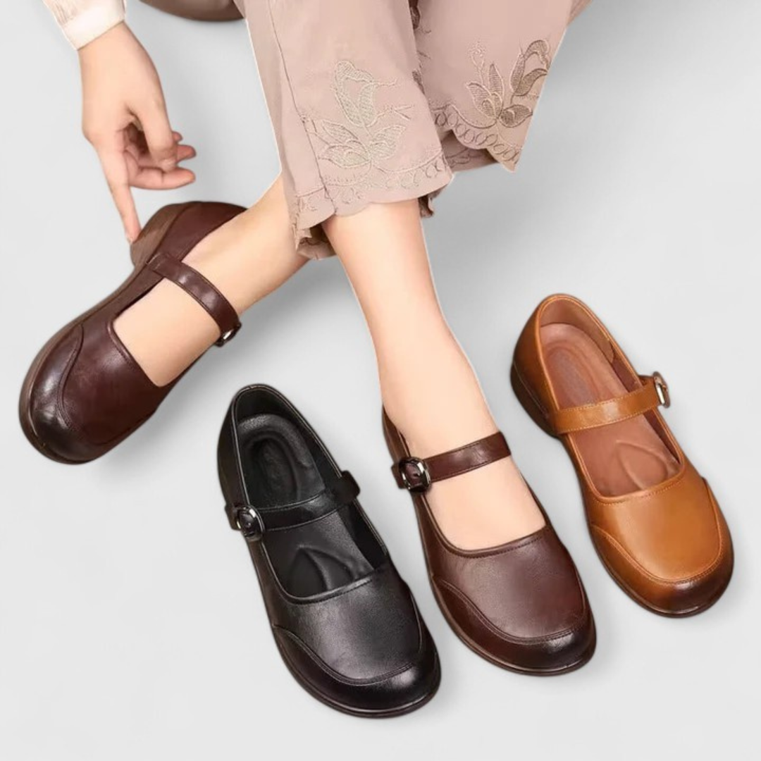 Sommarskor för kvinnor med spännesdetalj, bekväma och tidlösa loafers.