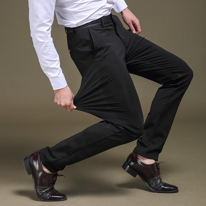 "Klassiska herrchinos framifrån, superstretch i bomull/spandex, bekväm passform, mångsidig stil för alla tillfällen."