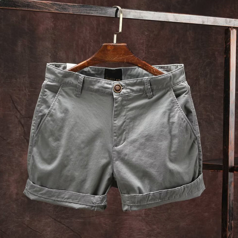 Sommarshorts i en mångsidig stil, lämpliga som vardagsbyxor.