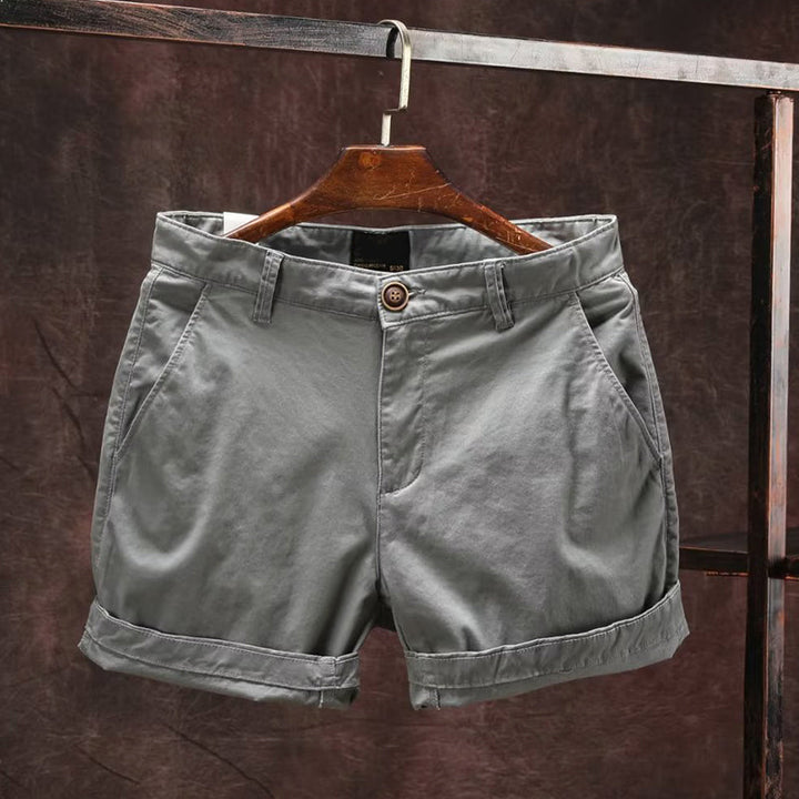 Sommarshorts i en mångsidig stil, lämpliga som vardagsbyxor.