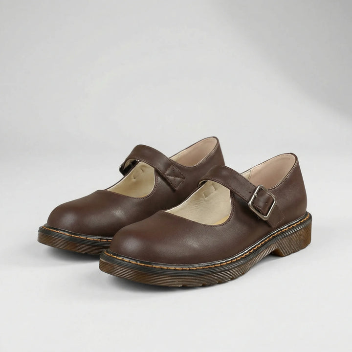 Bruna Amelie Mary Jane-flats för dam. Komfortabla, platta skor med tidlös design för vardagsbruk.