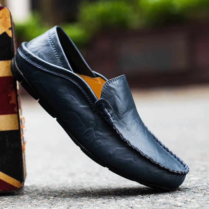 Herrloafers i brunt läder, bekväma med stilren design för vardag och fest