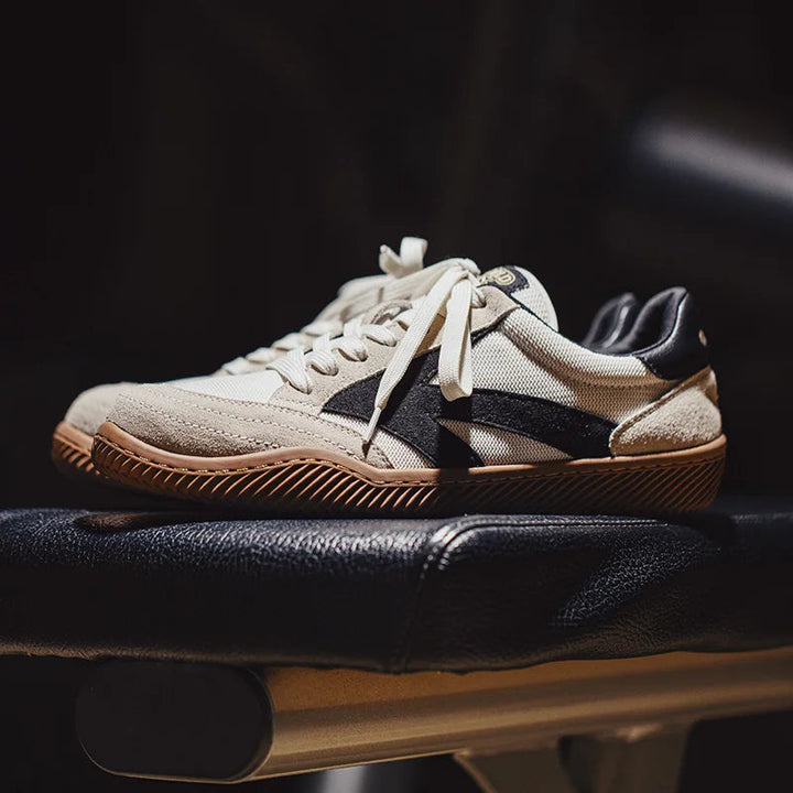 Herrskor: Tidlösa sneakers för män och kvinnor, mocka. Perfekta vardagsskor.