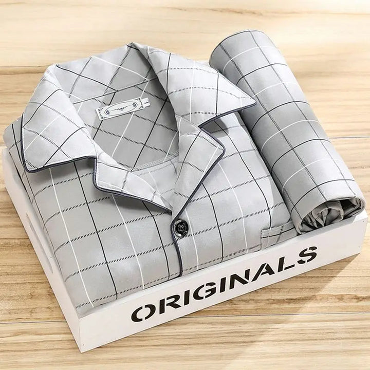 Elegant pyjamasskjorta för herrar, mjukt nattplagg med klassisk knappstängning för komfort.