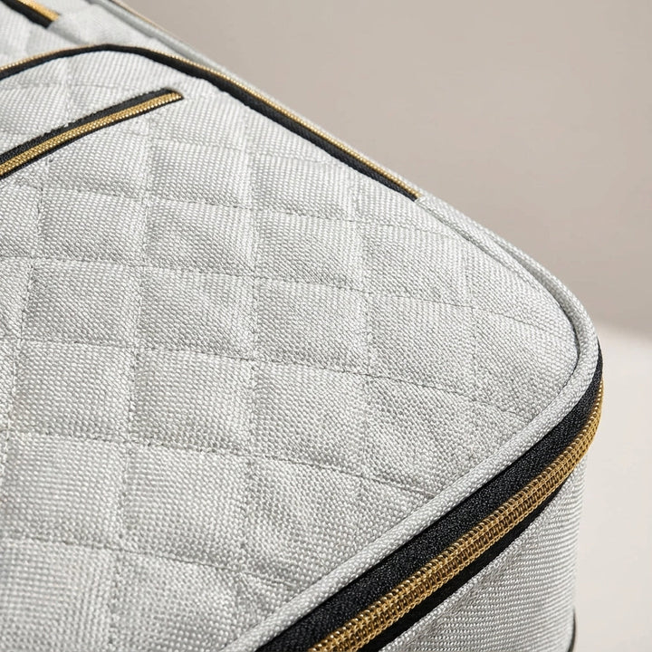 Unisex kabinväska med smidigt laptopfack. Perfekt för resor, organiserar bagage effektivt för affärs- eller nöjesresor.