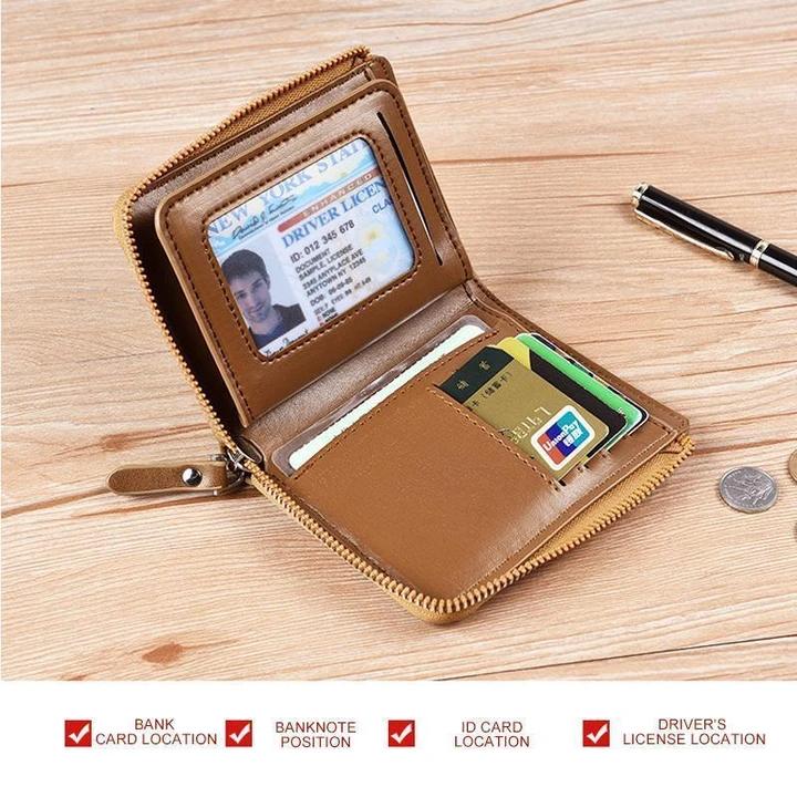 Brun, minimalistisk RFID-plånbok i syntetläder, perfekt för dig som söker en slim och funktionell lösning.